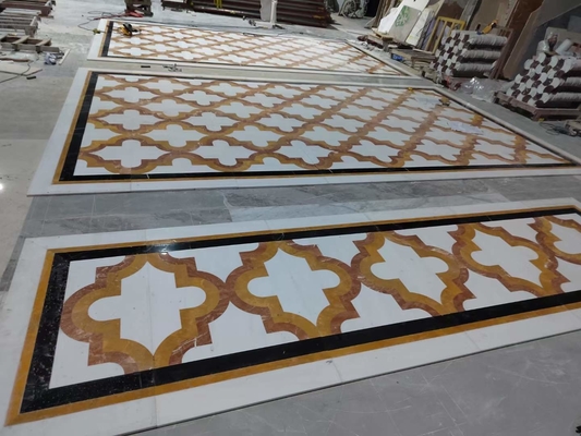 السجادة الرخامية البيضاء والصفراء في تصميم عصري