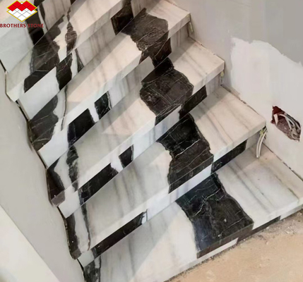 سهولة التثبيت درجات الرخام البيضاء مع التصميم الحديث وأضواء الحائط LED