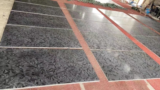 قم بتحديث المناطق الداخلية الخاصة بك مع أرضية الكوارتزيت الأسود الملمع