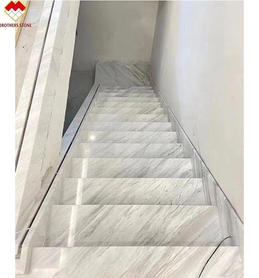 مصباح LED الحديث بعد الدرج الداخلي المضاد للنزلق تصميم الرخام الأبيض الكريستالي FOB