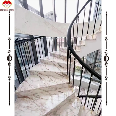 سلم قوس عصري داخلي مخصص من الرخام Waterjet تصميم للداخل المنزل
