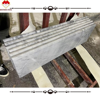التصميم الحديث الحجر الطبيعي السلالم خطوة خطوات ومرتفع لسلم الهبوط الرمادي الرخام