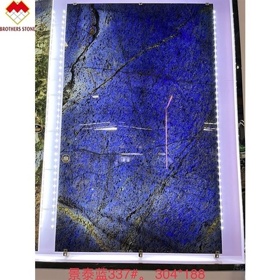 تصميم عصري فخم برازيلي أنيق حلم زعفران حجر أزرق مضاء بالخلفية لابرادوريت غرانيت أزرق