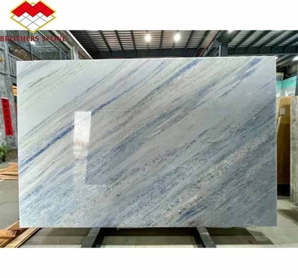 قم بتحديث قاعة السلالم المعيشية الخاصة بك مع 20 ملم Blue Ice Onyx Stone Veneer و Backlight