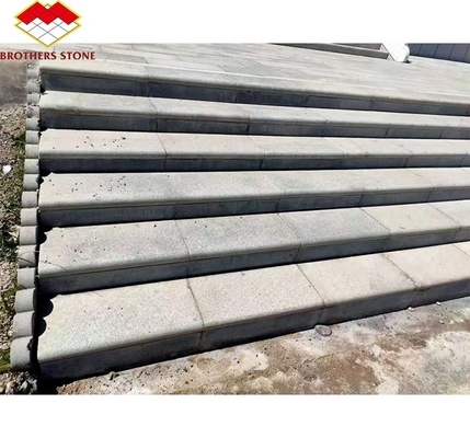 الصينية الجرانيت الفاخرة في الهواء الطلق الجرانيت الأبيض قطع إلى الحجم ألواح مشتعلة للأرضيات السلالم