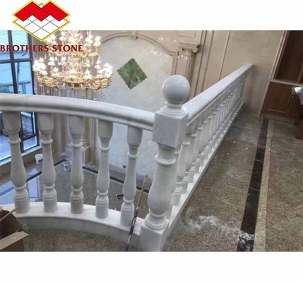 أرضية مرتفعة على الدرج الرخامية الأونيكس والرمار الأبيض الرصيف الدرج المقبض للدرج