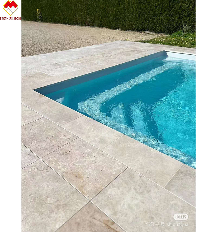 تصميم عصري أسلوب الفضة الطبيعية الحجر الترافرتين العاج سطح البلاط للأرضيات حمام السباحة
