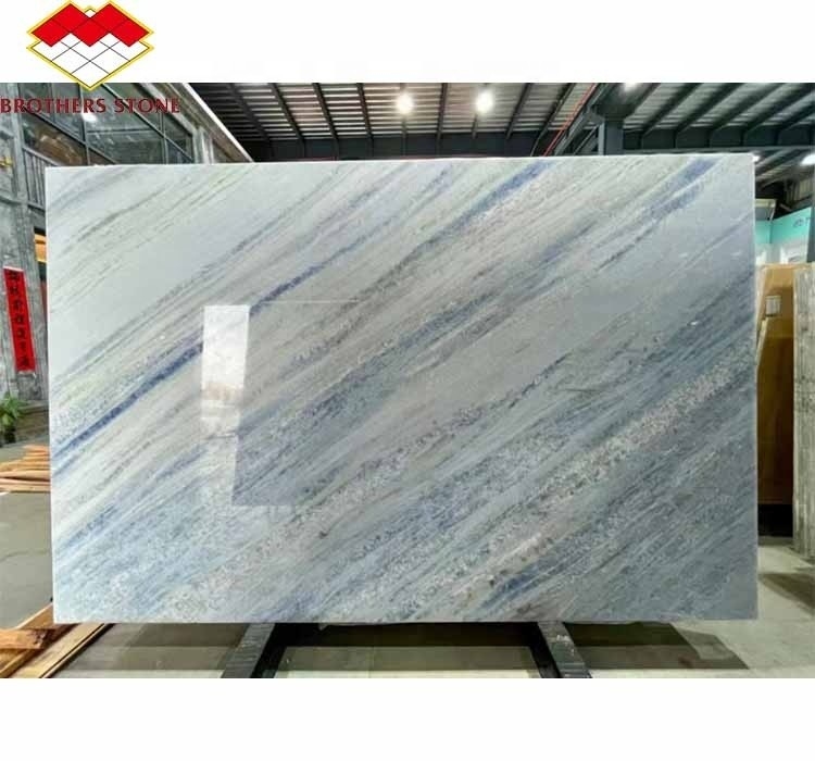 قم بتحديث قاعة السلالم المعيشية الخاصة بك مع 20 ملم Blue Ice Onyx Stone Veneer و Backlight